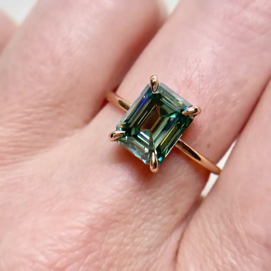 /public/photos/live/Green Emerald Moissanite Dainty Gold Ring 580 (1).webp